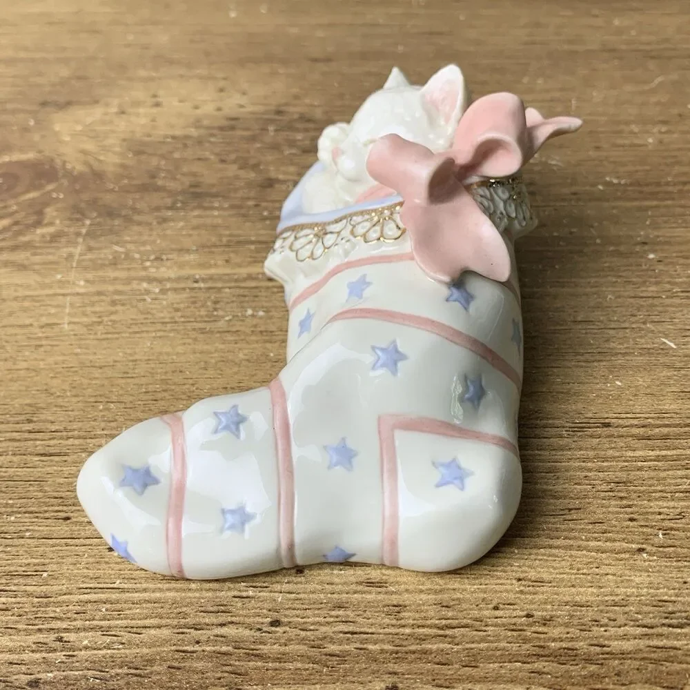 CHRISTMAS DREAMS by Lenox Porcelain Kitten in Christmas Stocking 24kt Gold Trim